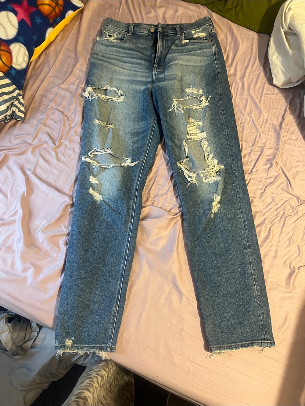 American Eagle Outfitters women’s  Distressed Blue Straight Jeans